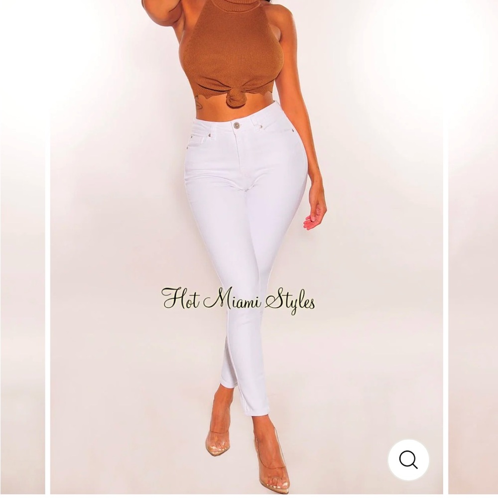 White Gently used  high waisted Jeans